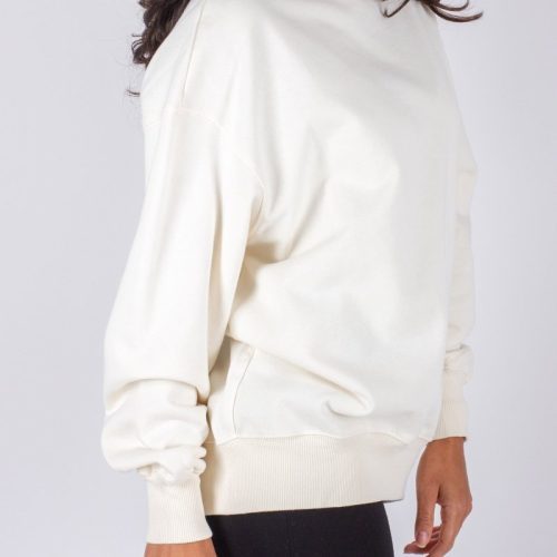 oversized crewneck sweatshirt ivory top yakira bella 242939